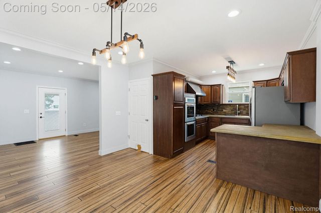 92 Eldredge Street, Mt. Clemens, MI 48043