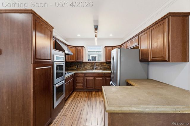 92 Eldredge Street, Mt. Clemens, MI 48043
