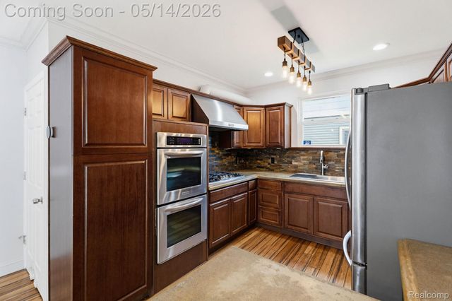 92 Eldredge Street, Mt. Clemens, MI 48043
