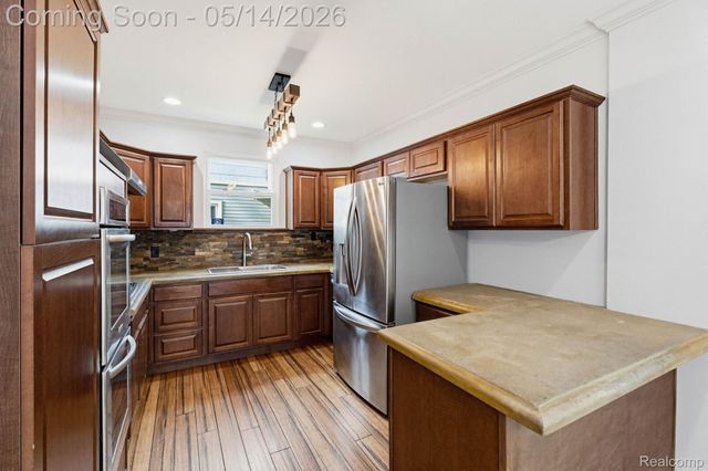 92 Eldredge Street, Mt. Clemens, MI 48043