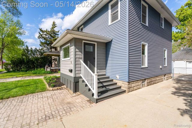 92 Eldredge Street, Mt. Clemens, MI 48043