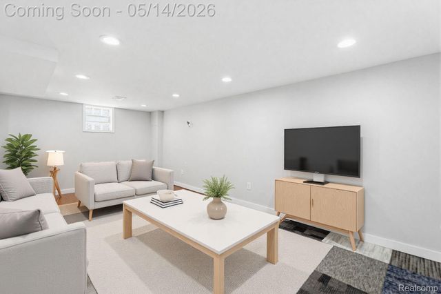 92 Eldredge Street, Mt. Clemens, MI 48043