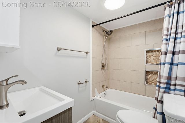 92 Eldredge Street, Mt. Clemens, MI 48043