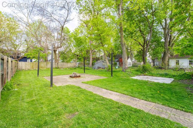 92 Eldredge Street, Mt. Clemens, MI 48043