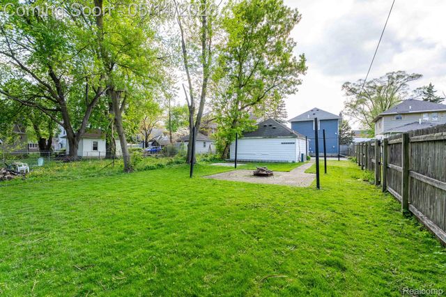 92 Eldredge Street, Mt. Clemens, MI 48043