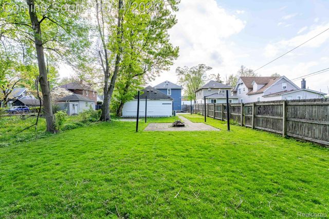 92 Eldredge Street, Mt. Clemens, MI 48043