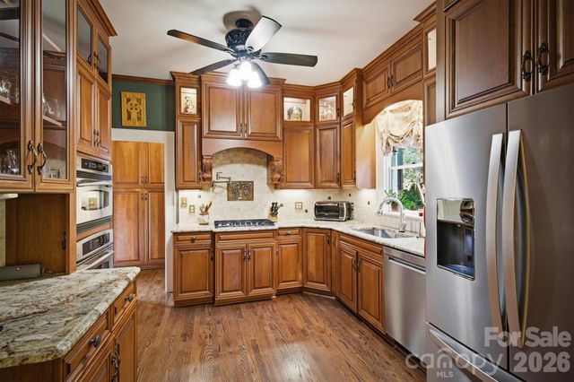 501 Norwood Street SW, Lenoir, NC 28645