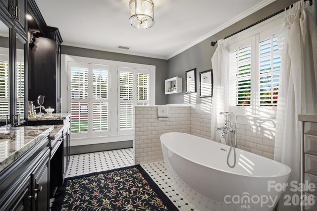501 Norwood Street SW, Lenoir, NC 28645