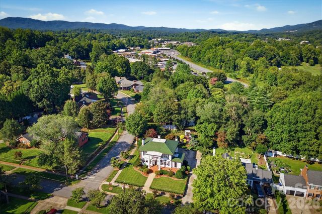 501 Norwood Street SW, Lenoir, NC 28645