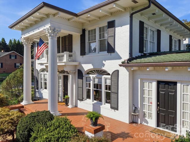 501 Norwood Street SW, Lenoir, NC 28645