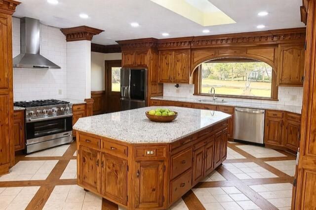 913 Holley Lake Road, Aiken, SC 29803