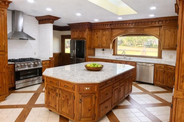 913 Holley Lake Road, Aiken, SC 29803