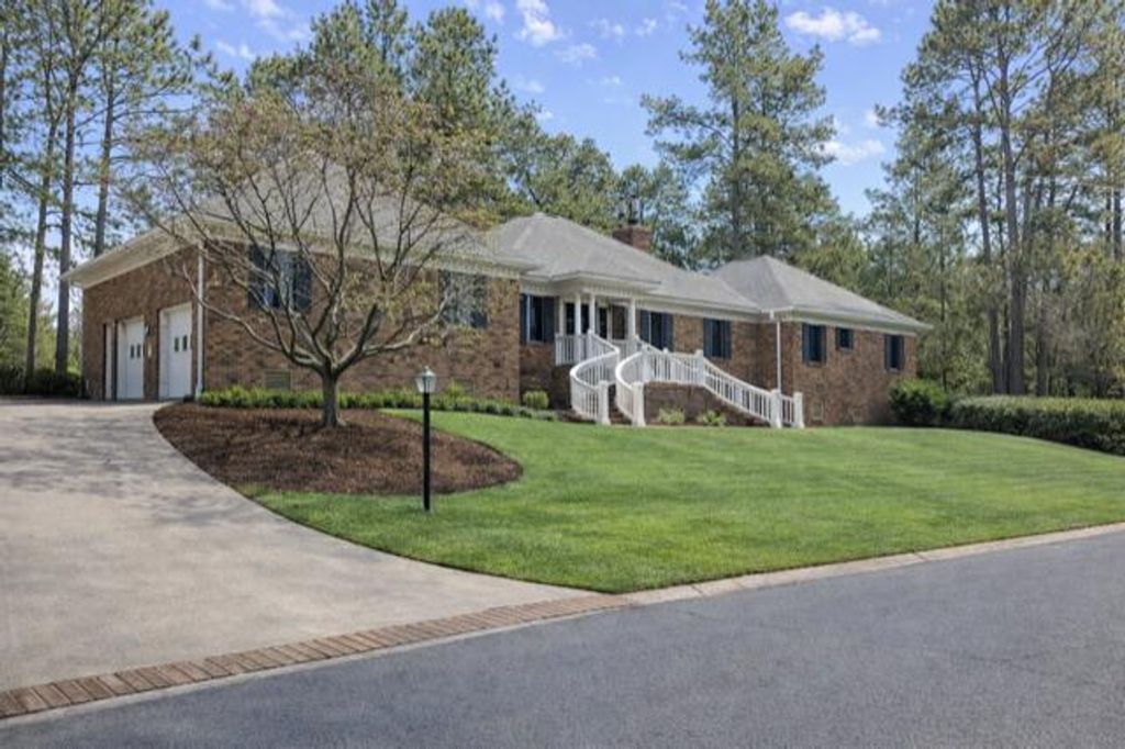 913 Holley Lake Road, Aiken, SC 29803