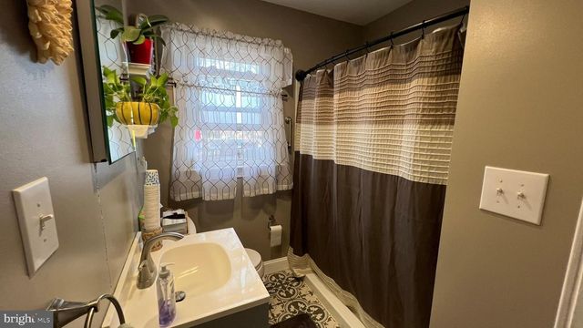 215 CORNELL AVE, Stratford, NJ 08084