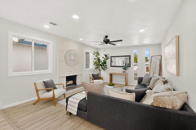 4300 Brand Avenue NE, Albuquerque, NM 87109
