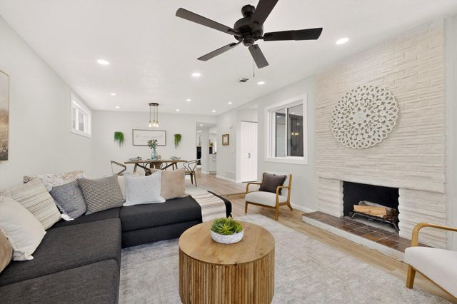 4300 Brand Avenue NE, Albuquerque, NM 87109