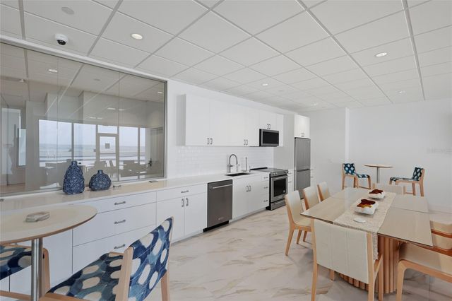 1750 BENJAMIN FRANKLIN DRIVE 9B, Sarasota, FL 34236