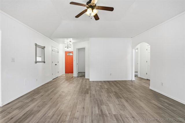 8375 Wright Place, Broken Arrow, OK 74014