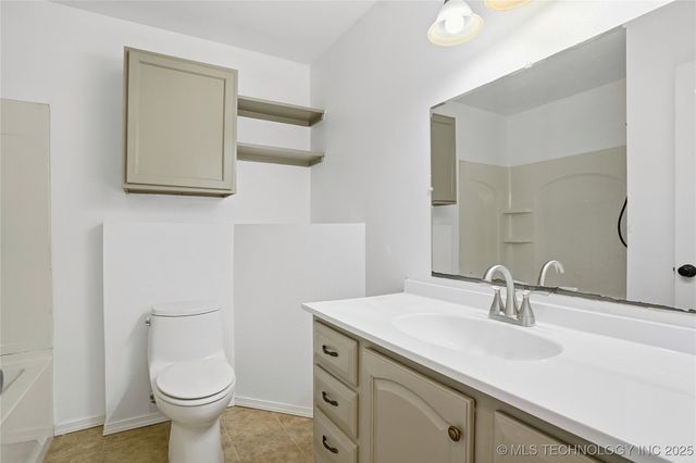 8375 Wright Place, Broken Arrow, OK 74014
