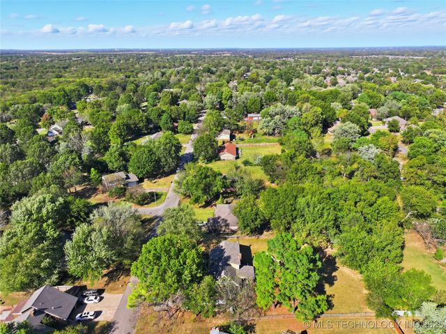 8375 Wright Place, Broken Arrow, OK 74014