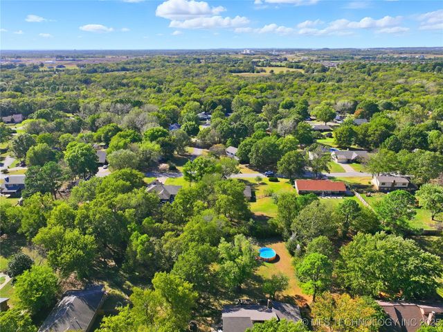 8375 Wright Place, Broken Arrow, OK 74014