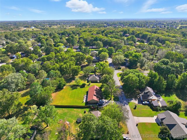 8375 Wright Place, Broken Arrow, OK 74014
