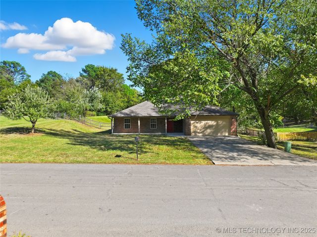 8375 Wright Place, Broken Arrow, OK 74014