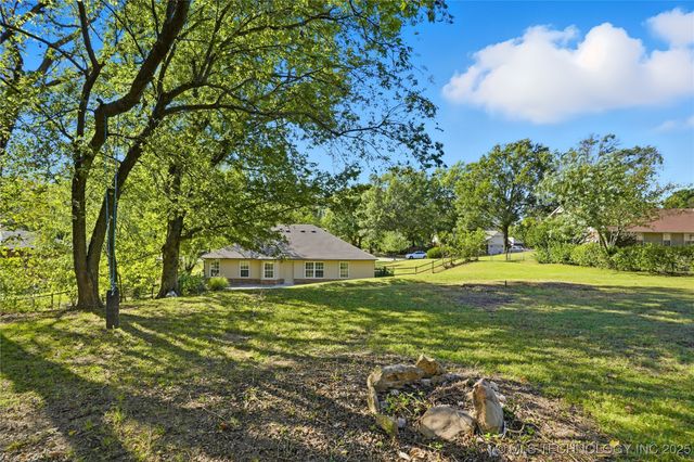 8375 Wright Place, Broken Arrow, OK 74014