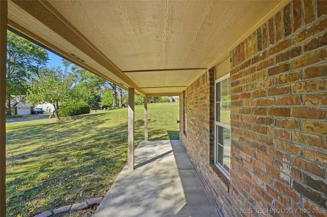 8375 Wright Place, Broken Arrow, OK 74014
