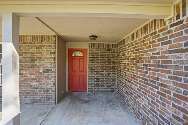 8375 Wright Place, Broken Arrow, OK 74014