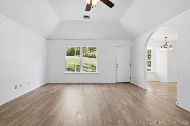 8375 Wright Place, Broken Arrow, OK 74014