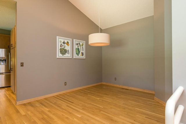 880 Vineland Court, Chanhassen, MN 55317