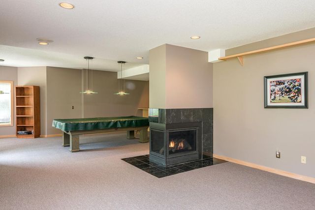 880 Vineland Court, Chanhassen, MN 55317