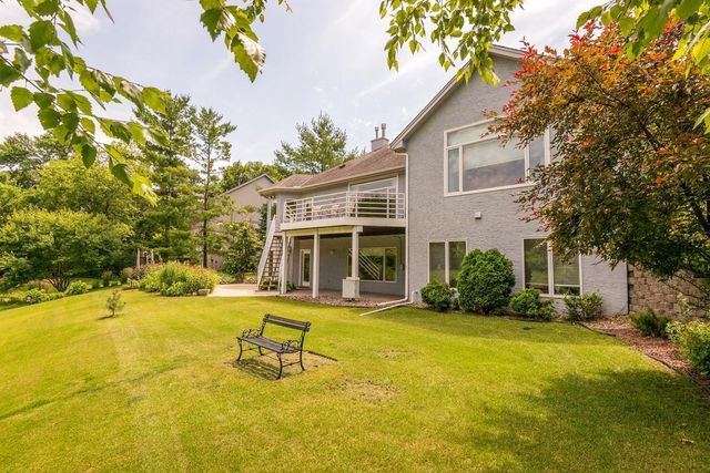 880 Vineland Court, Chanhassen, MN 55317