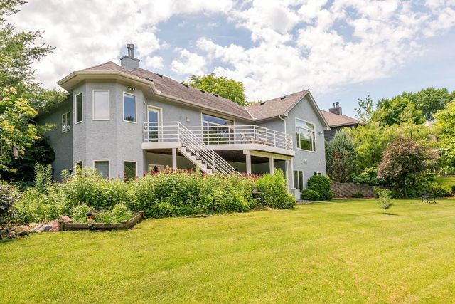 880 Vineland Court, Chanhassen, MN 55317