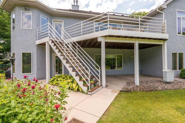 880 Vineland Court, Chanhassen, MN 55317