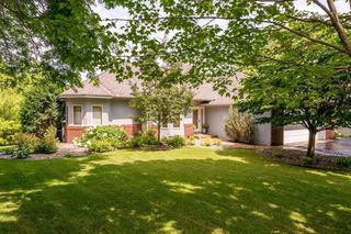 880 Vineland Court, Chanhassen, MN 55317