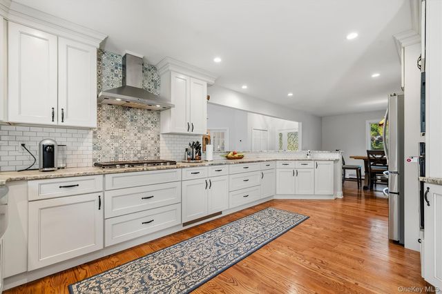12 Whitefield Avenue, Warwick, NY 10990