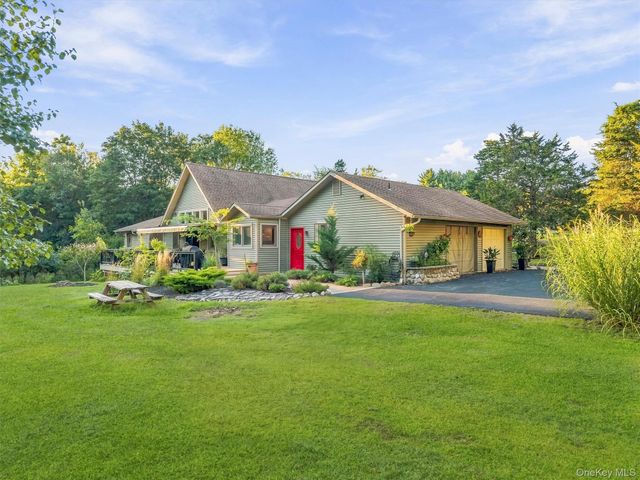 12 Whitefield Avenue, Warwick, NY 10990
