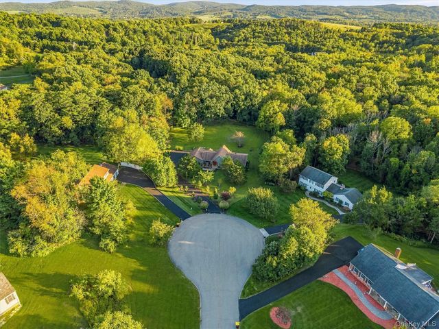 12 Whitefield Avenue, Warwick, NY 10990