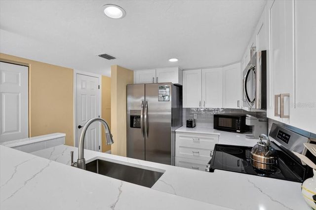 1007 GULF DRIVE N 217, Bradenton Beach, FL 34217