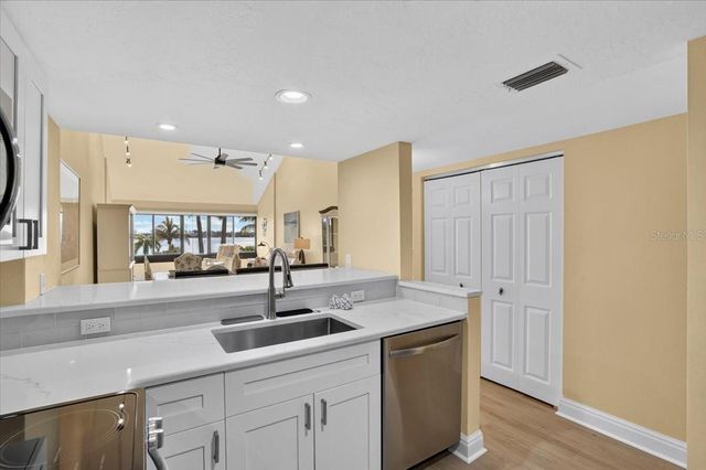 1007 GULF DRIVE N 217, Bradenton Beach, FL 34217