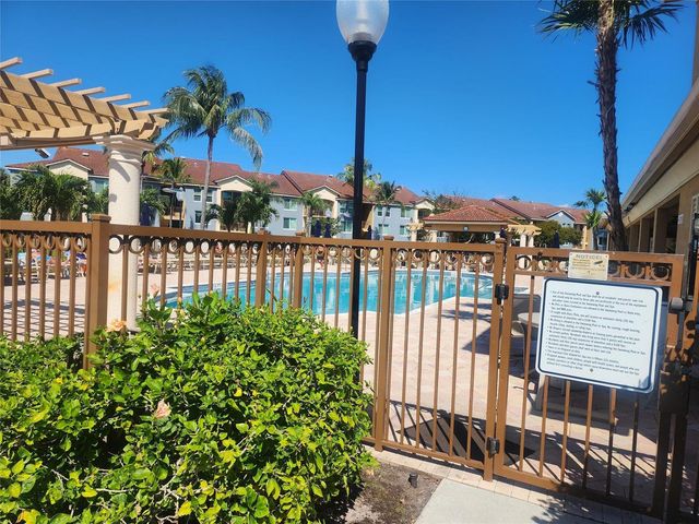 317 Villa Circle 317, Boynton Beach, FL 33435