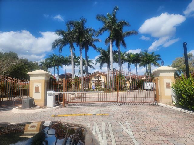 317 Villa Circle 317, Boynton Beach, FL 33435