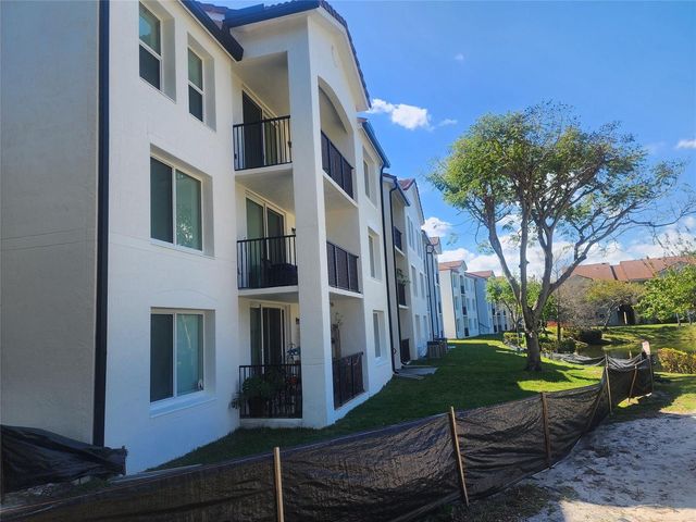 317 Villa Circle 317, Boynton Beach, FL 33435