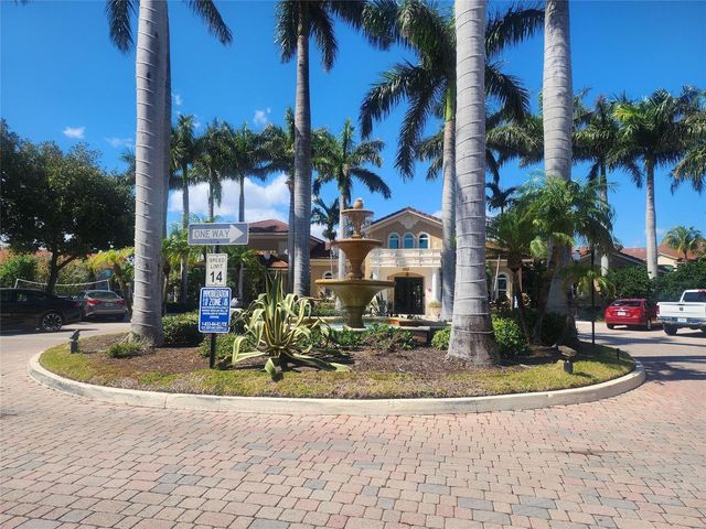 317 Villa Circle 317, Boynton Beach, FL 33435