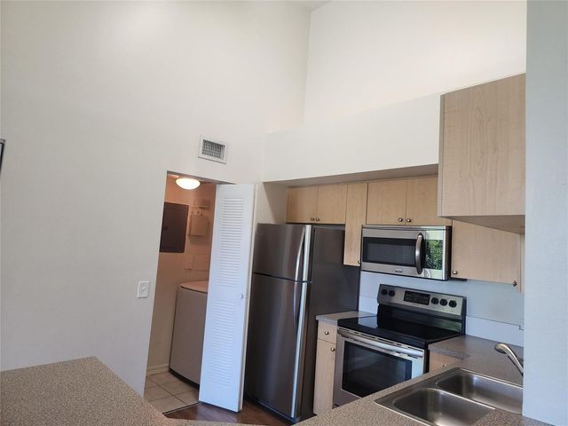 317 Villa Circle 317, Boynton Beach, FL 33435