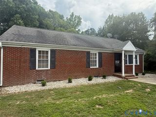 449 W Colonial Trl, Dendron, VA 23839