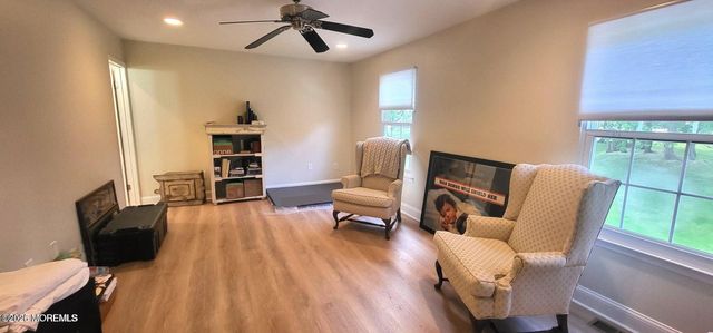 32 Redwood Drive, Eatontown, NJ 07724