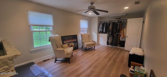 32 Redwood Drive, Eatontown, NJ 07724
